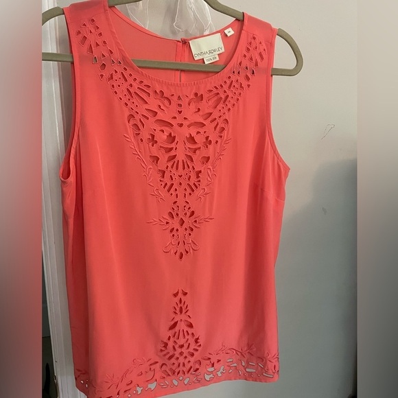Cynthia Rowley M 100% silk Eyelet top Rich Coral EUC back key hole hook closure - Picture 1 of 9